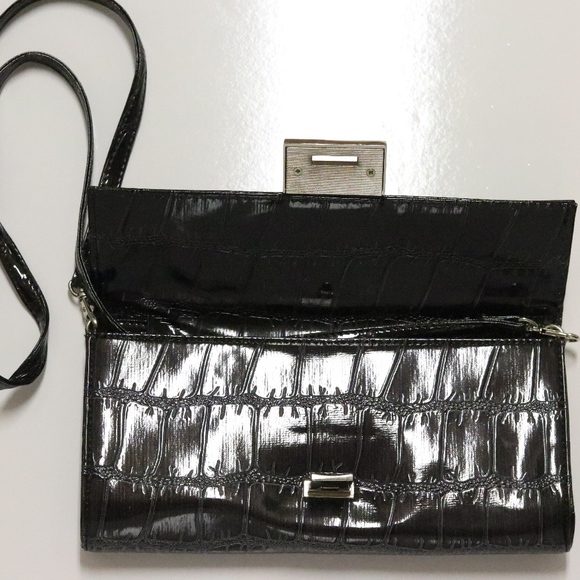 ❌{SOLD}❌Dark Brown Clutch - Picture 3 of 4